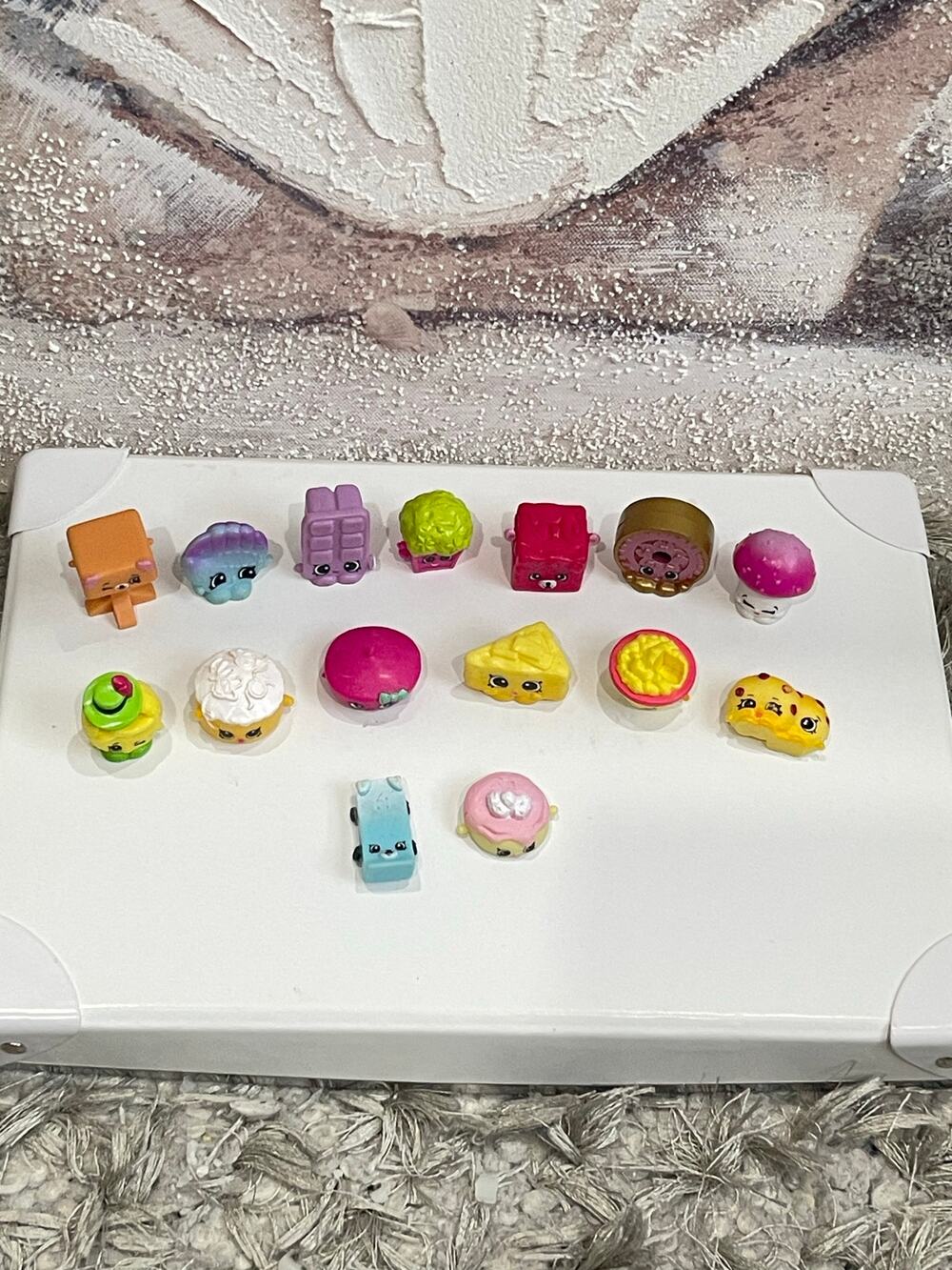 Lot of 15 PCs Random Shopkins Pieces